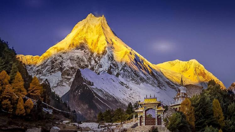 Manaslu Circuit: A Trekker’s Dream